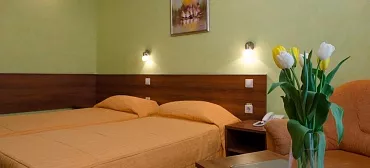 Отель Адельфия