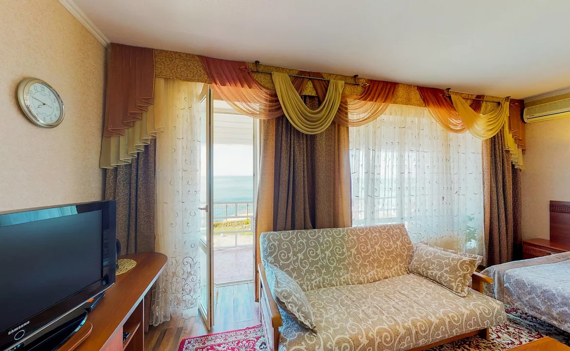 3-х местный «Полулюкс». Гостевой дом Крутой берег. Анапа