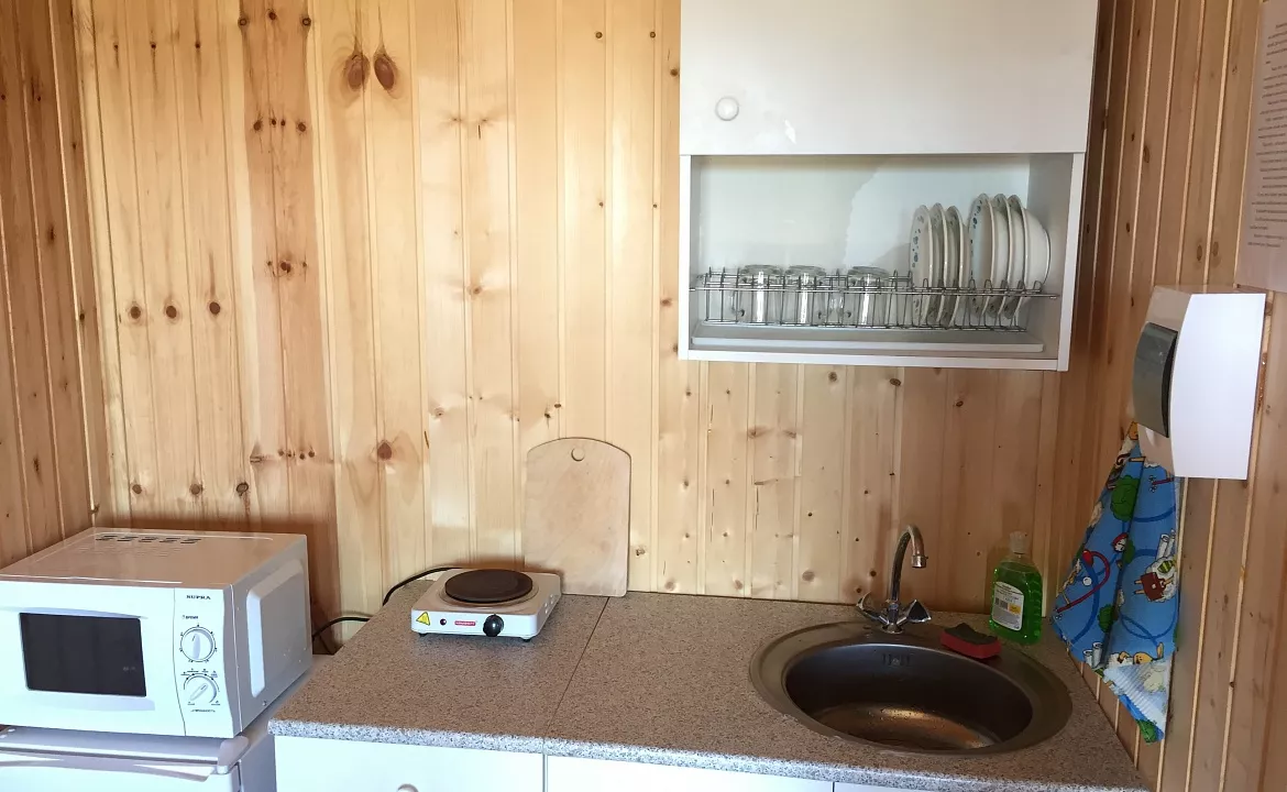 Трехместный номер с видом во двор.. Гостевой дом Морской бриз - Кучугуры. Кучугуры Трехместный номер с видом во двор.. Гостевой дом Морской бриз - Кучугуры. Кучугуры