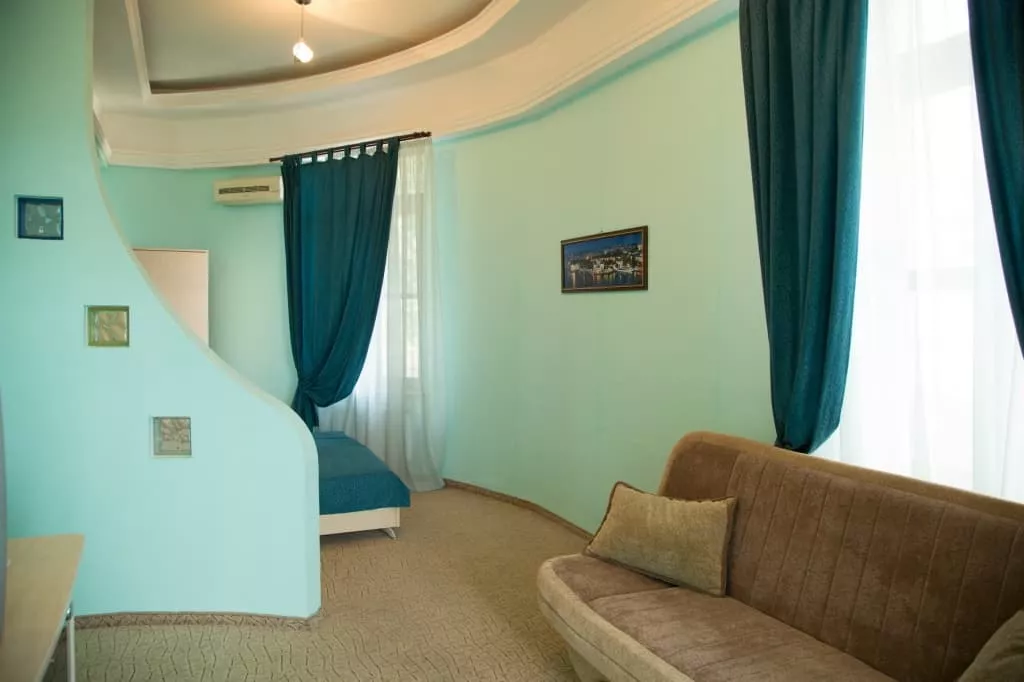 ПОЛУЛЮКС №3. Гостиница Аквилон. Алупка