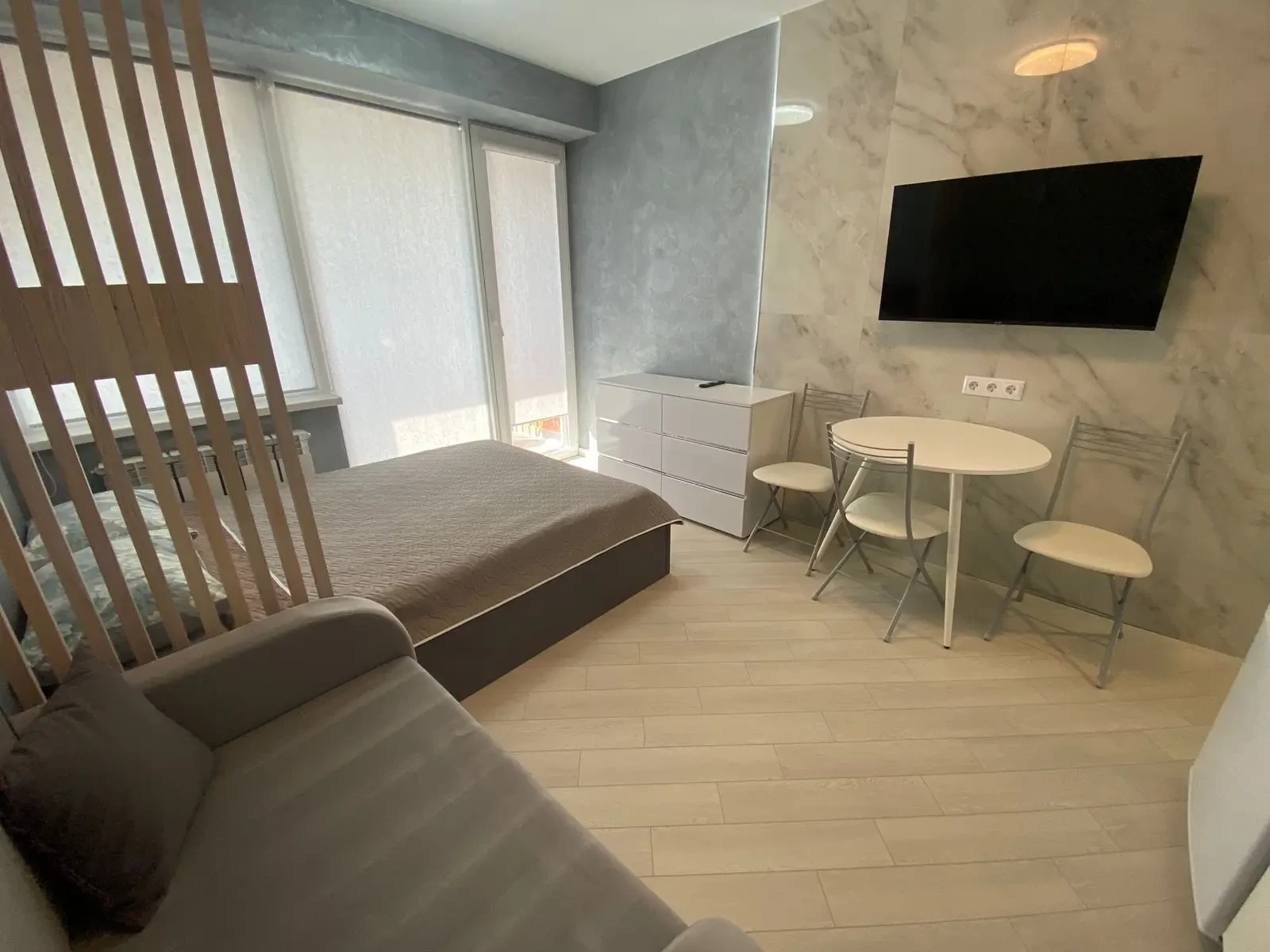 . Квартира в многоквартирном доме Студия с панорамными окнами на первой береговой линии. Дагомыс