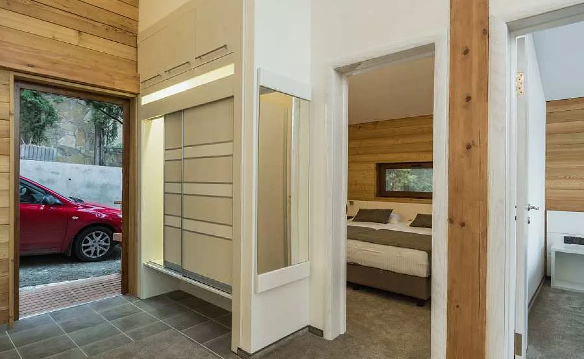 Новый коттедж с двумя спальнями, гостиной-студио с кухней и террасой. Пансионат "Береговой". Малый Маяк