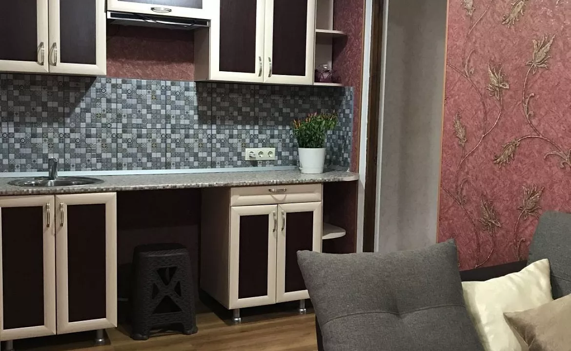 Люкс 2-х местный (2допместа) №6. Гостевой дом "Оазис". Сухум