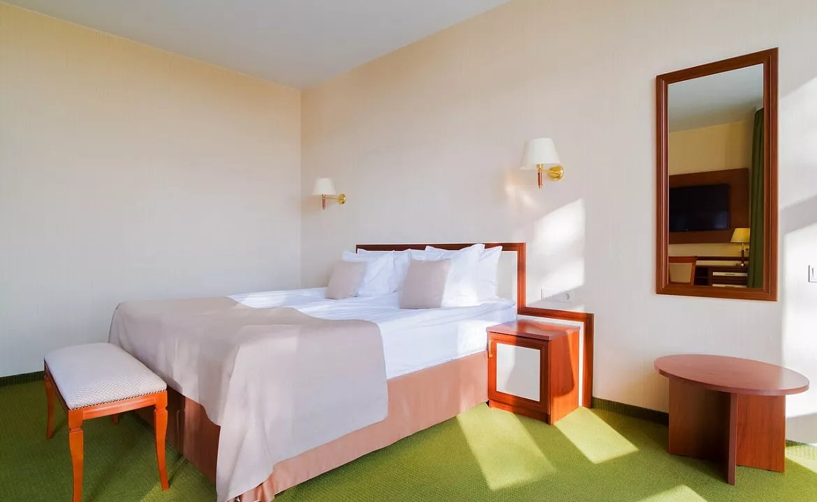 Супериор . Отель  «ГРЕЙ ИНН». Феодосия