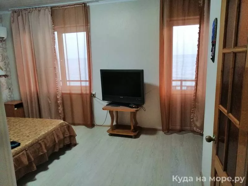 . База отдыха На берегу . Лазаревское