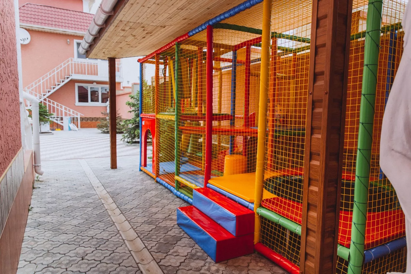 . Гостевой дом «Red House». Заозерное . Гостевой дом «Red House». Заозерное