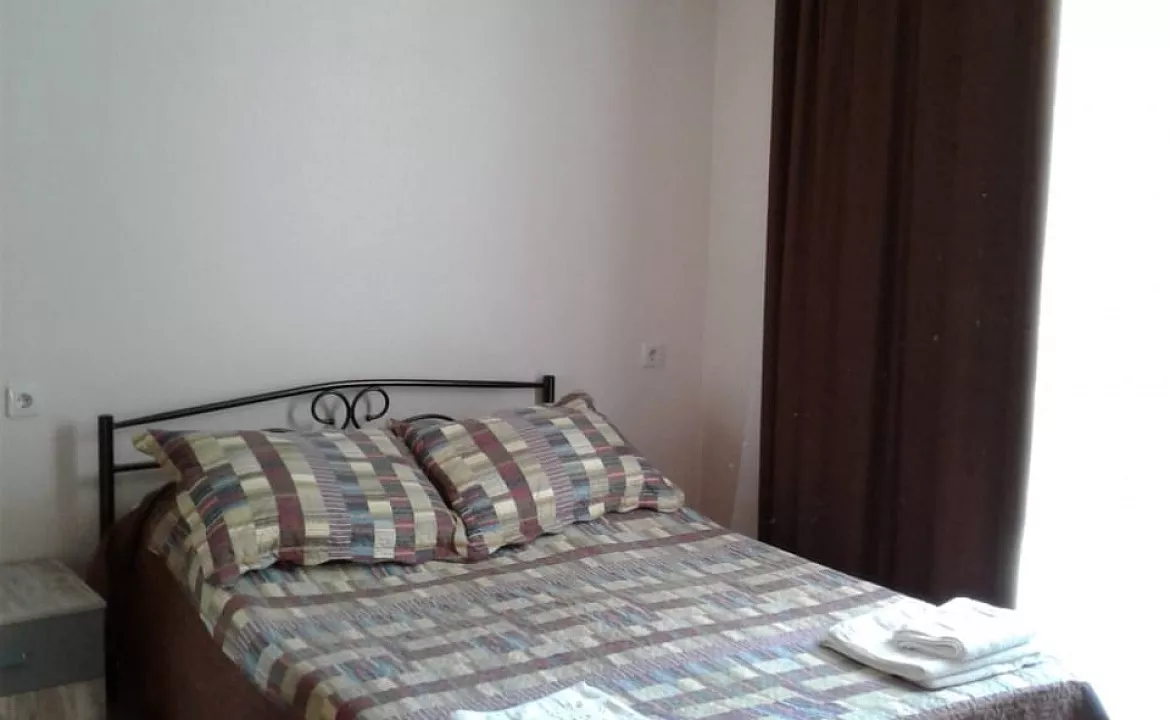 Комфорт с витражным окном . Гостиница Светлана. Геленджик