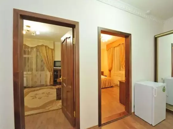 «Люкс» 2-х комнатный (Главный корпус). Гостиница «Кристалл». Домбай-гостиницы «Люкс» 2-х комнатный (Главный корпус). Гостиница «Кристалл». Домбай-гостиницы