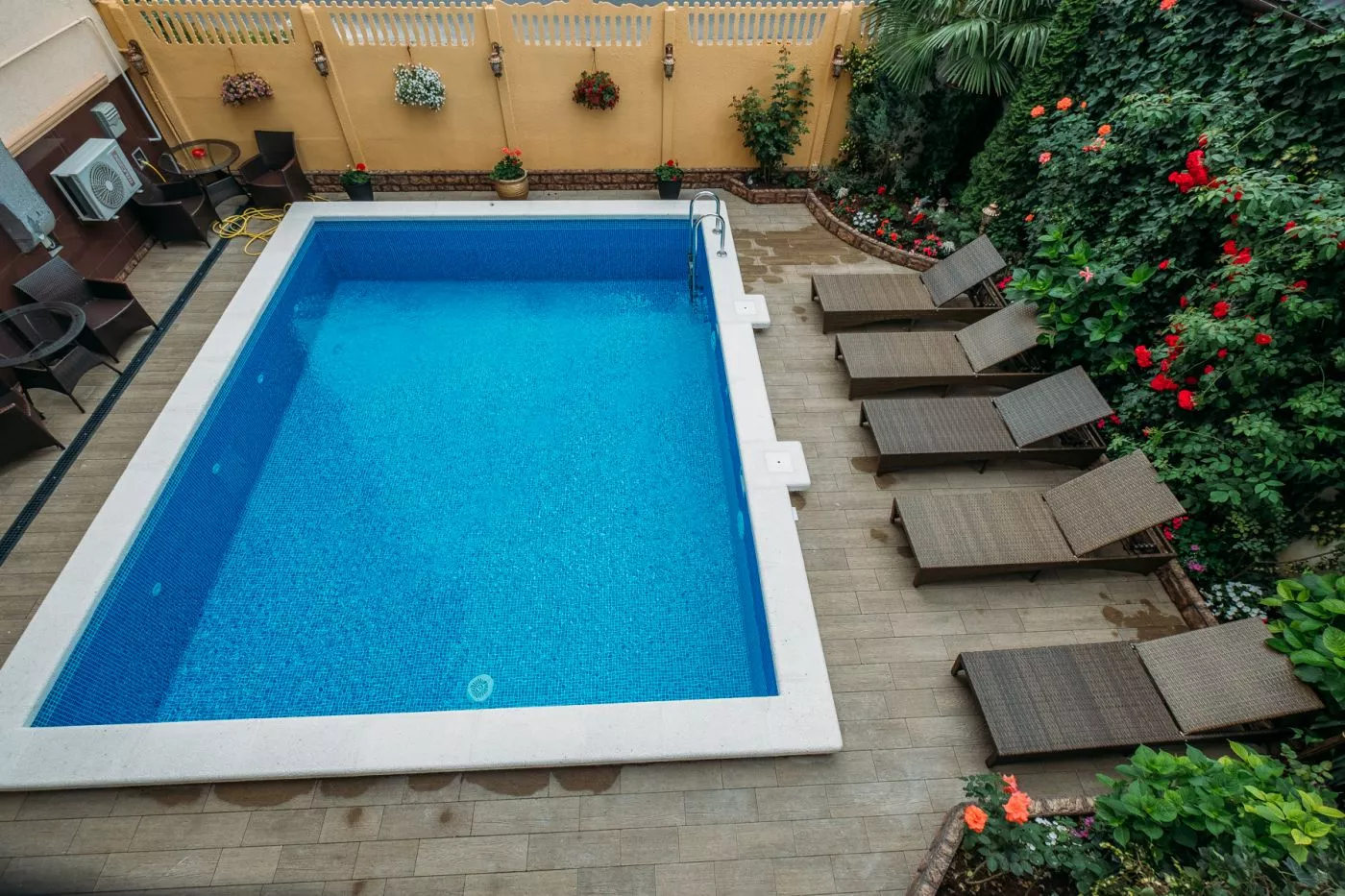 . Отель "Алые Паруса" ★★ . Анапа