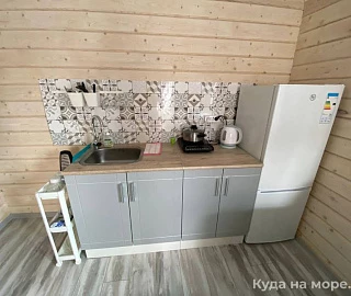 Номер двухкомнатный с кухней в доме . Гостевой дом Зелёная Дача. Номер двухкомнатный с кухней в доме . Гостевой дом Зелёная Дача.