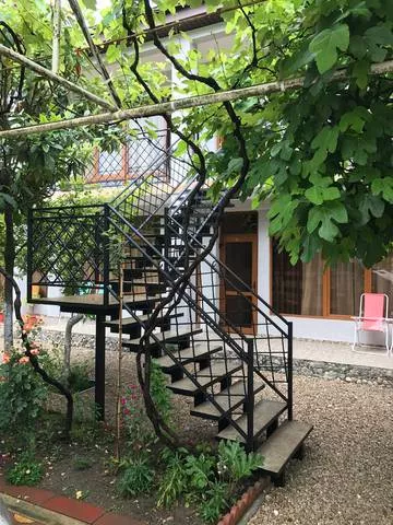 . Гостевой дом "Мека". Гудаута