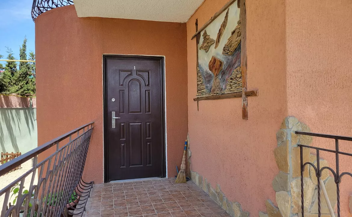 Гостевой номер 2. Гостевой дом Iron Lion. Крым - частный сектор