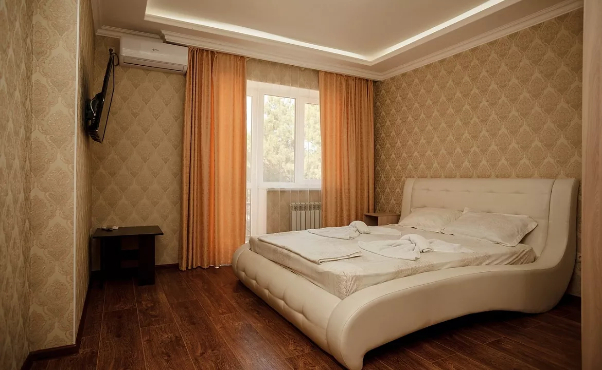 Полулюкс с балконом. Гостевой дом Ника Премиум. Геленджик