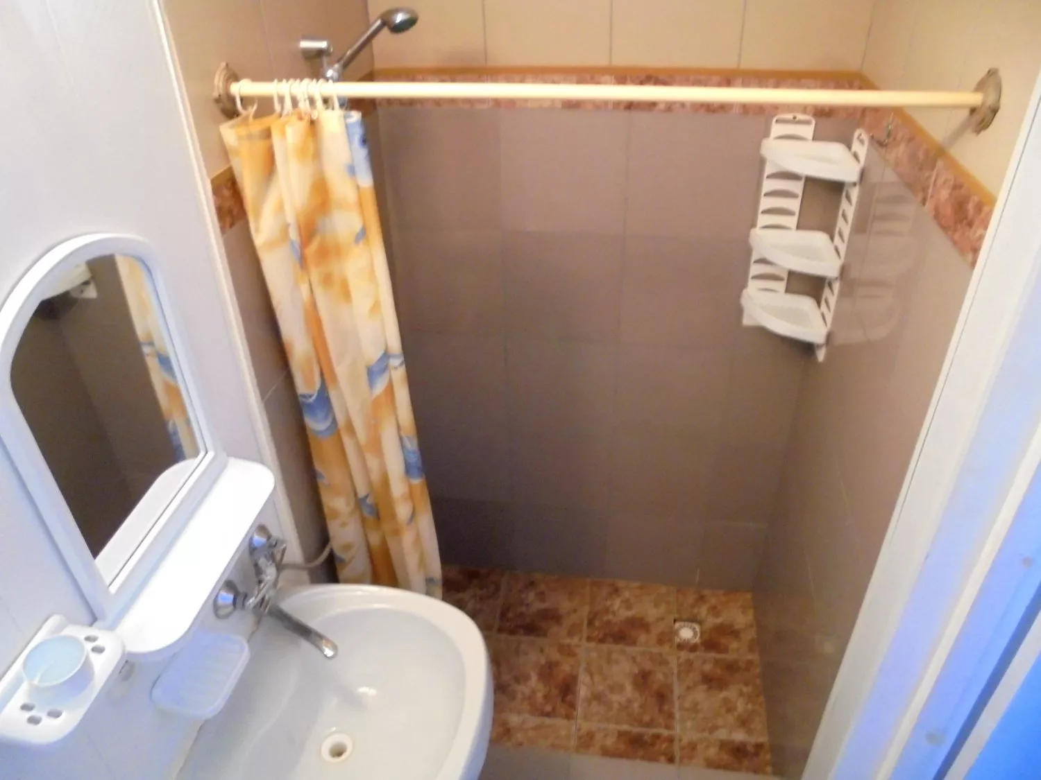 . Дом под ключ  Уютный домик с террасой на 2-5 человек.. Феодосия