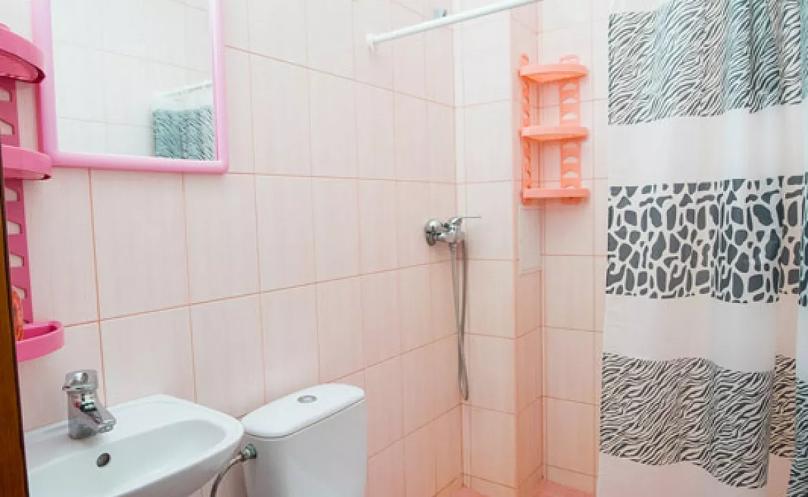 Четырёхместный до 4 человек. Отель "Янтарь". Саки