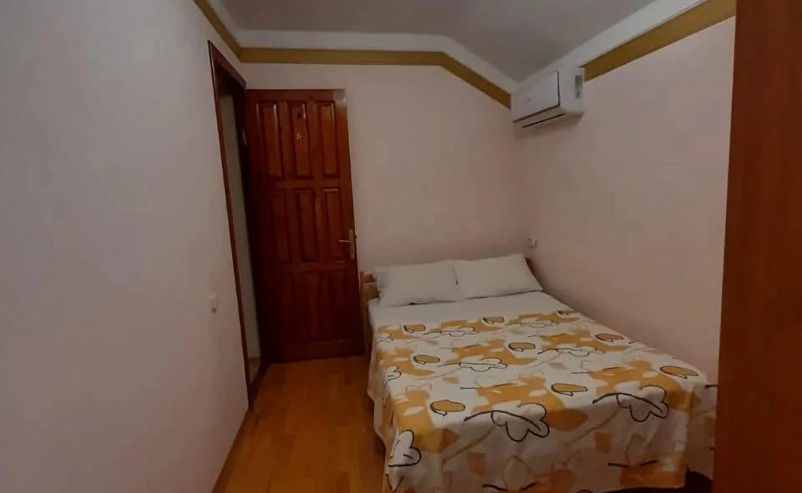 Двухместный номер люкс, от 1 до 2 гостей, двуспальная кровать, балкон, вид на море. Гостевой дом "Горная лаванда". Лазаревское