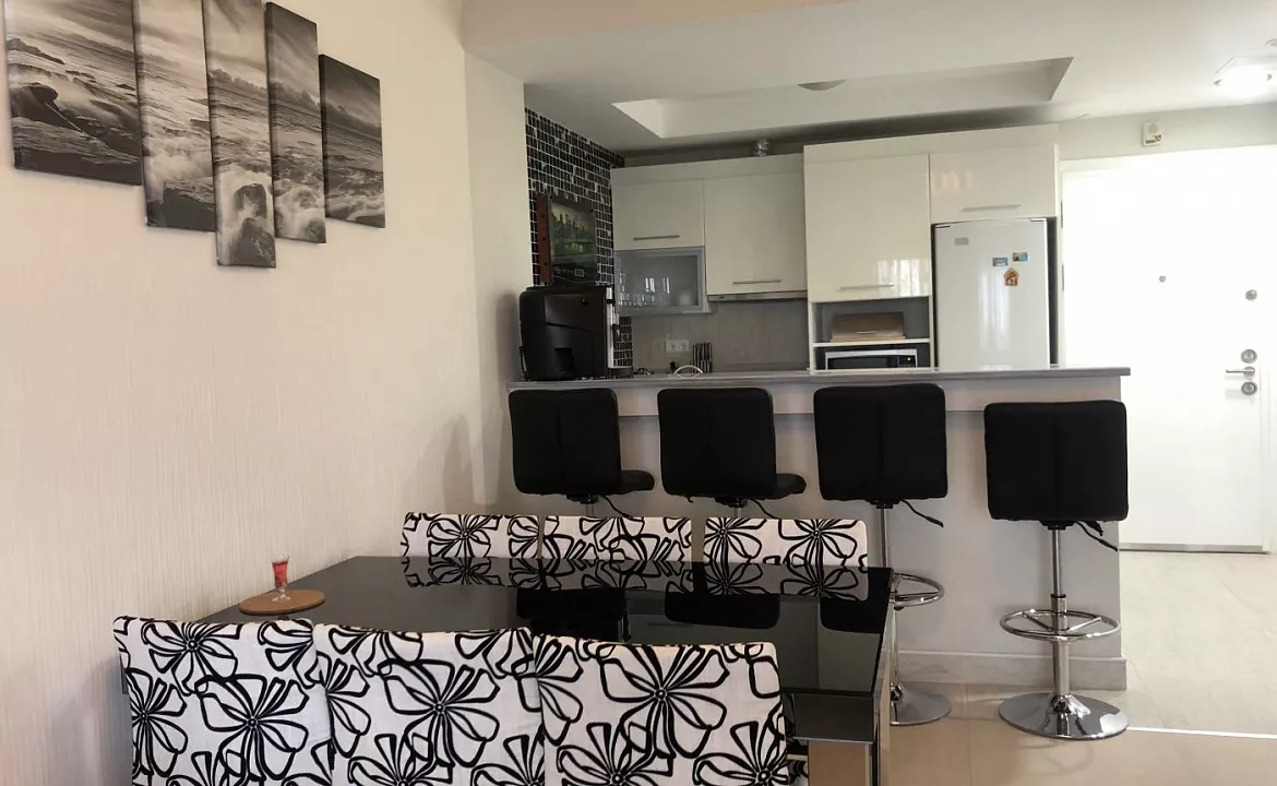 Апартаменты . Квартира в многоквартирном доме Апартаменты . Алушта