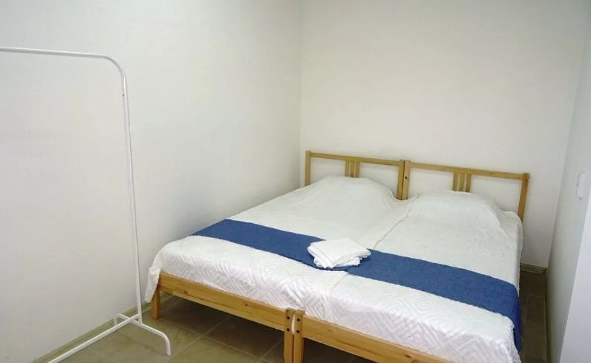 Квартира-студия с отдельной спальней. Гостевой дом "Айсберг". Вардане