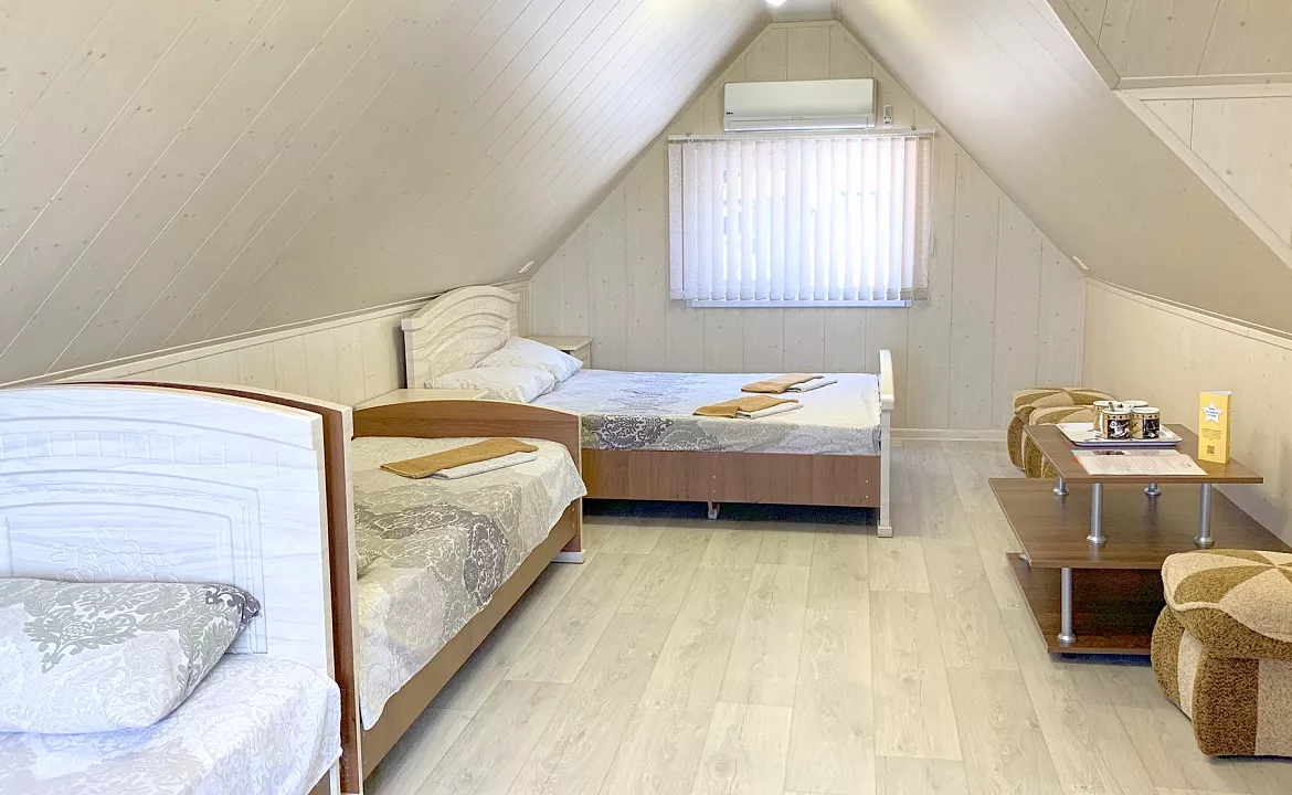 4-х местный семейный номер. Гостевой комплекс "Буэнос Диас". Совет-Квадже