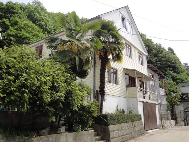 . Гостевой дом "Два Солнца". Лоо