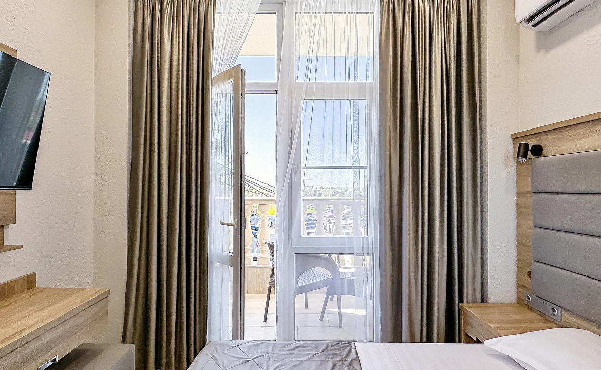 Корпус 2 Семейный Люкс с боковым видом на море. Anzhelina Family Hotel. Витязево