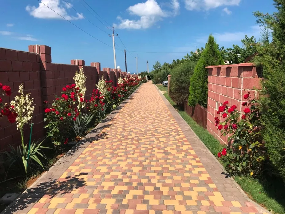 . Отель У Моря с бассейном. Евпатория