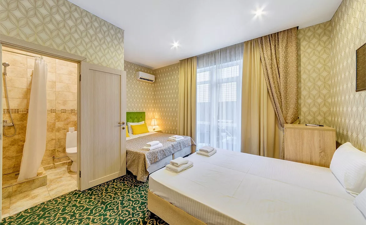 Стандарт 4х-местный с террасой. Отель Премьер. Геленджик