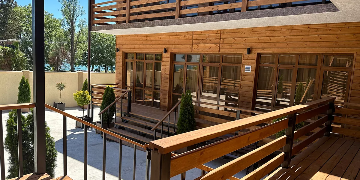 . Лилия. Гудаута