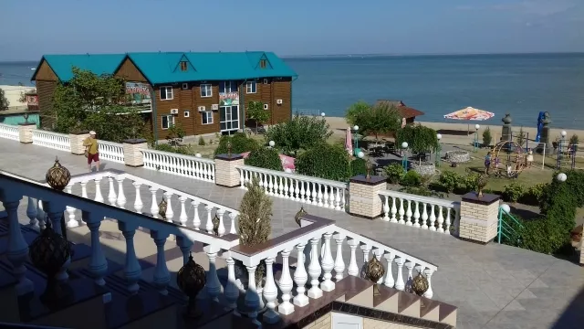 . Гостиница комплекс "Новинка". Ейск