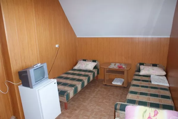 Трехместный номер. Гостевой дом "В гостях у Людмилы". Туапсе Трехместный номер. Гостевой дом "В гостях у Людмилы". Туапсе