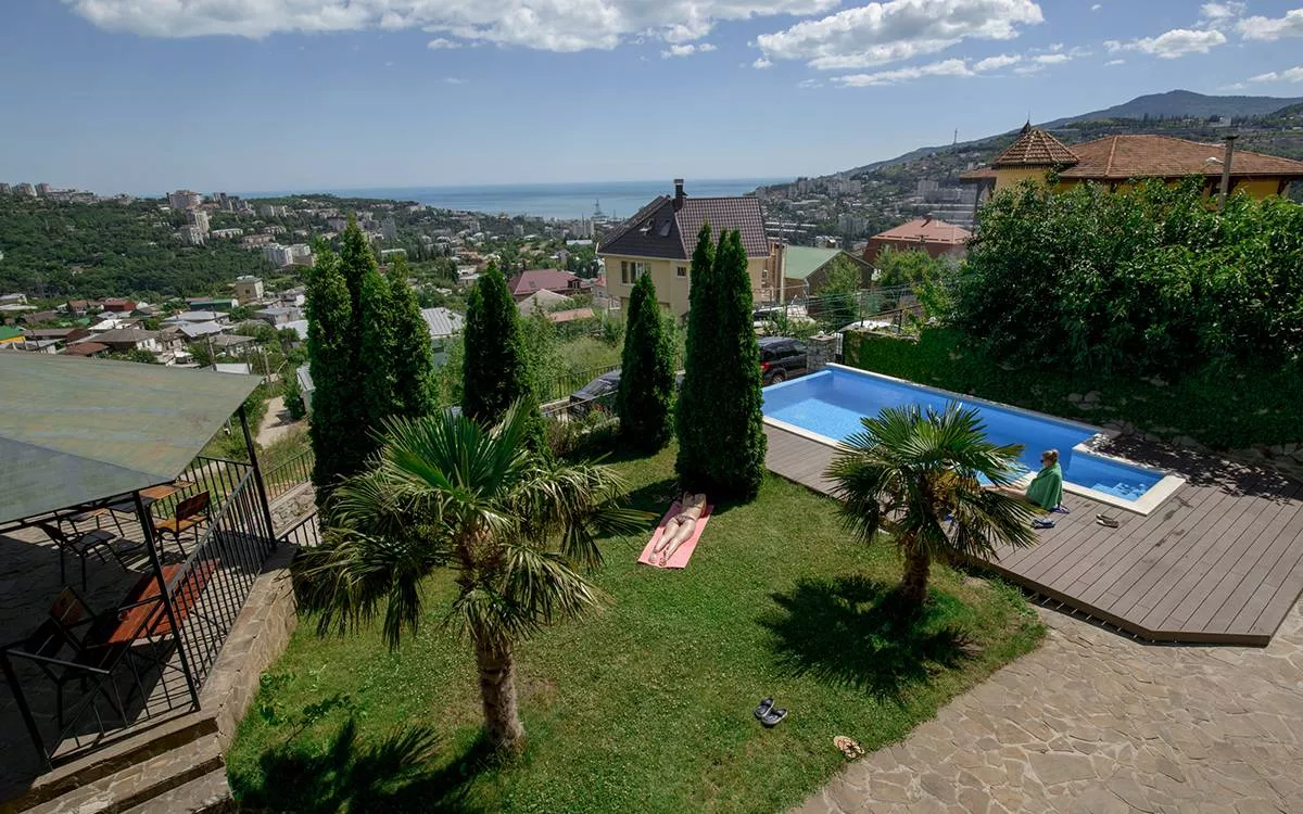 . Гостевой дом Над морем. Ялта