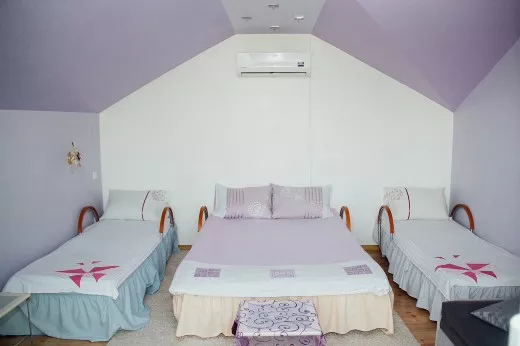 №5 Стандартный 4х местный номер с общей ванной комнатой. Гостевой дом "У ВЫСОЦКОЙ". Керчь №5 Стандартный 4х местный номер с общей ванной комнатой. Гостевой дом "У ВЫСОЦКОЙ". Керчь