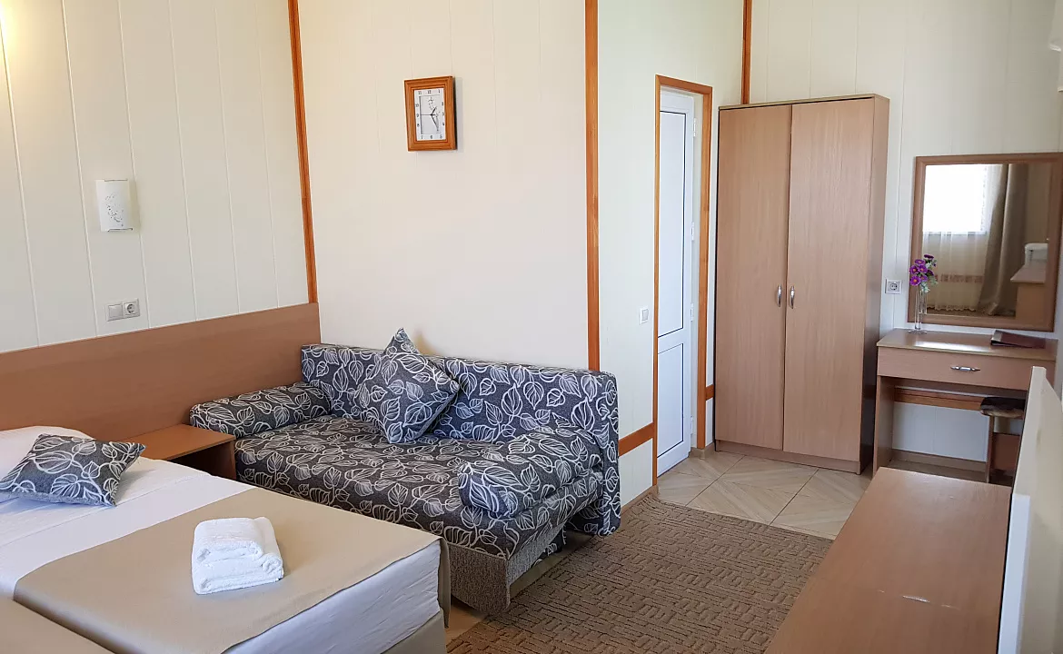 Люкс со смежным балконом 2хместный. Отель АСТОН. Нижнее Джемете