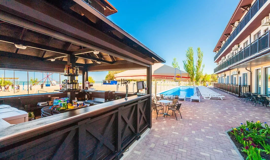 . База отдыха «ВОЛНА». Ейск