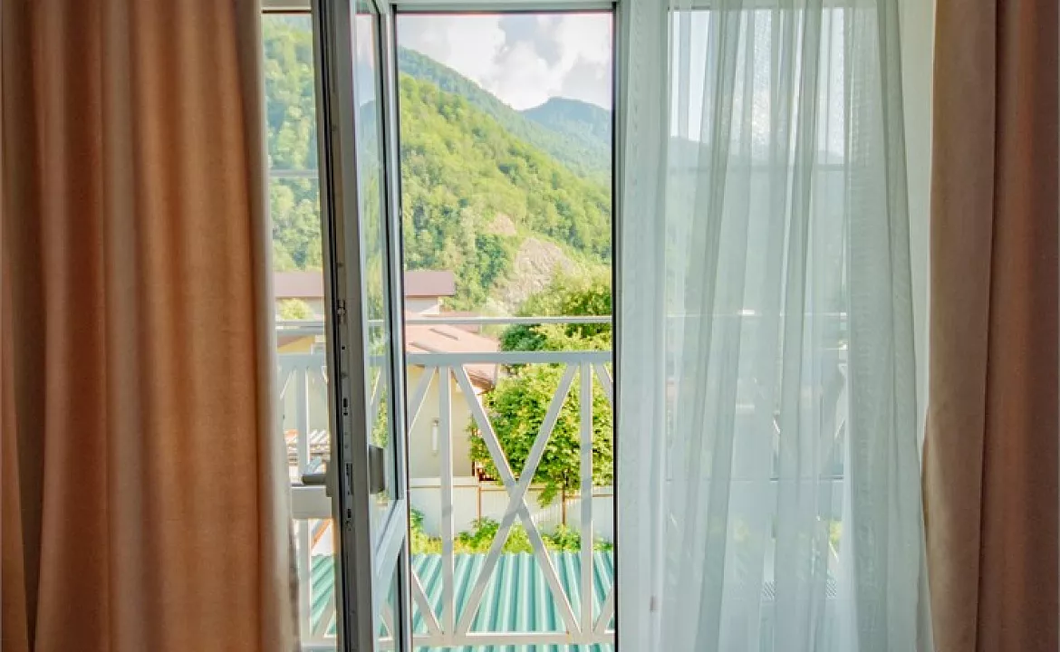 Апартаменты с видом на горы. Апартаменты "Гости". Красная Поляна