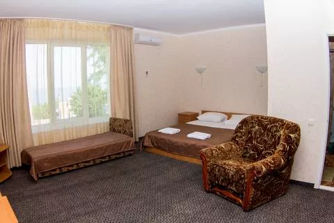 2х комнатный, 4х местный, с кондиционером. Гостевой дом "Ива". Коктебель