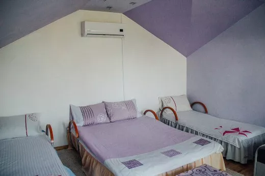 №5 Стандартный 4х местный номер с общей ванной комнатой. Гостевой дом "У ВЫСОЦКОЙ". Керчь №5 Стандартный 4х местный номер с общей ванной комнатой. Гостевой дом "У ВЫСОЦКОЙ". Керчь