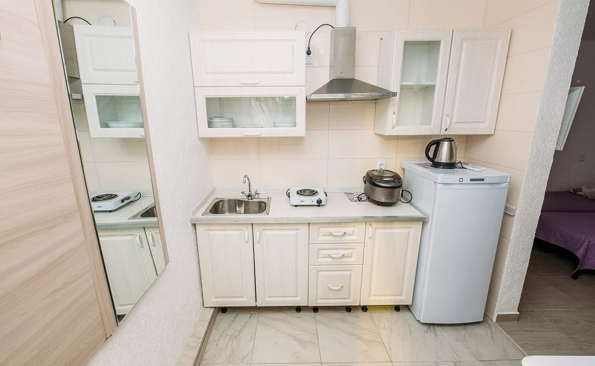 Трехместный номер с кухней. Частный сектор Комнаты в центре Анапы. Анапа Трехместный номер с кухней. Частный сектор Комнаты в центре Анапы. Анапа