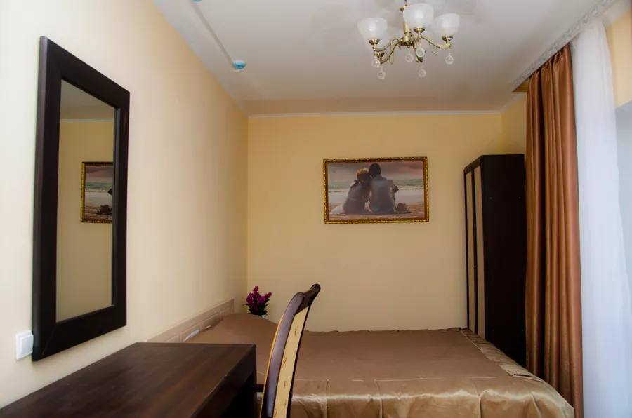  ПОЛУЛЮКС. Отель  "ВАП-отель". Ейск