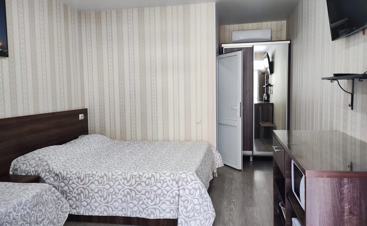 3-х местный стандарт со всеми удобствами.. Гостевой дом "Уда-ча". Лазаревское