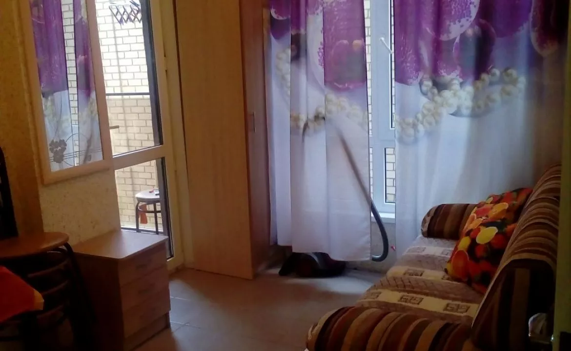 Двух комнатная квартира. Одна и двух комнатная квартира. Адлер Двух комнатная квартира. Одна и двух комнатная квартира. Адлер