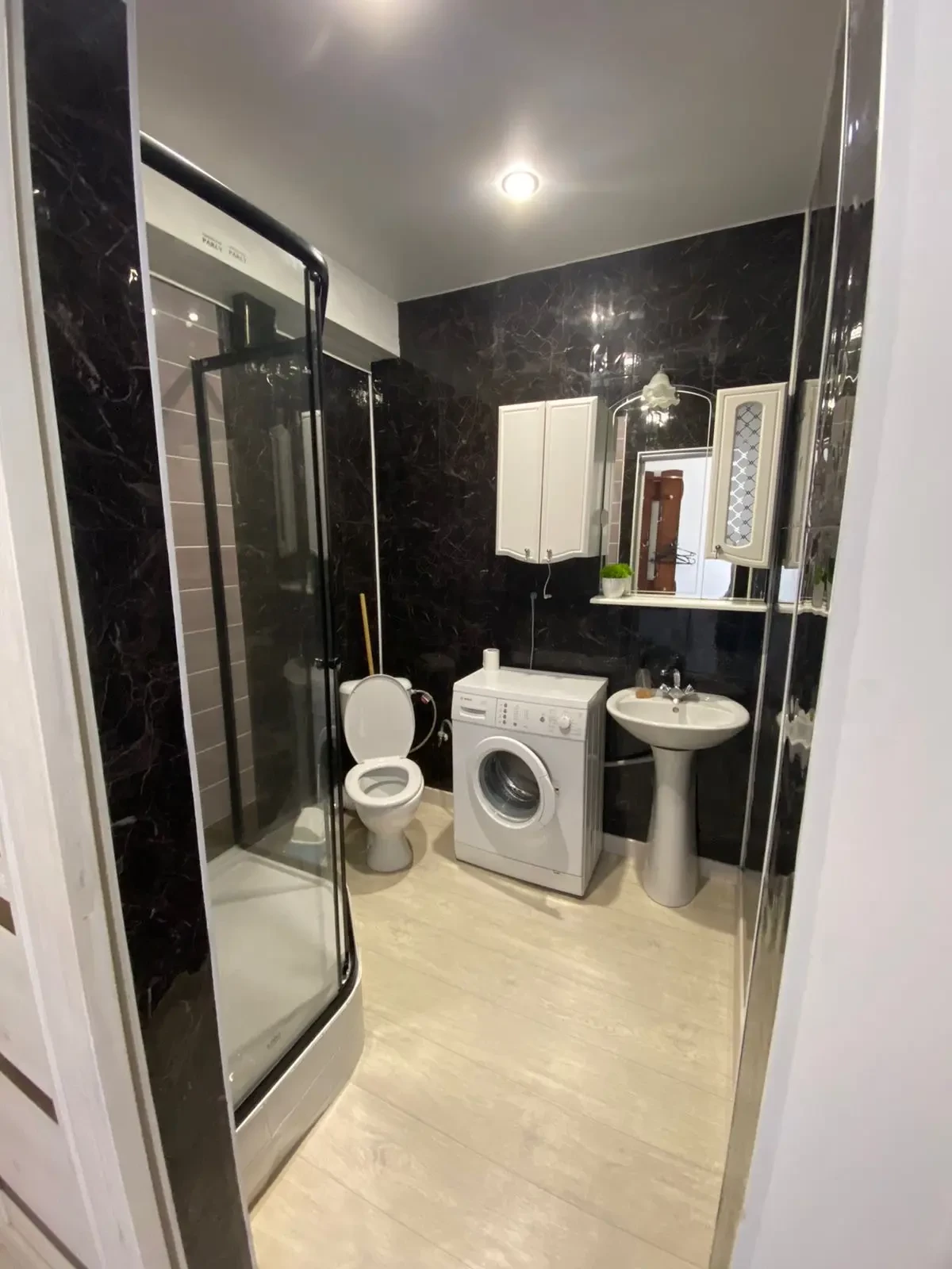 . Квартира в многоквартирном доме Квартира на первой береговой линии с красивым видом на морской закат. Дагомыс