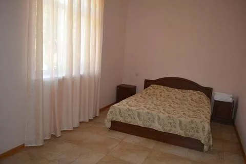 Семейный 2-х комнатный номер. Отель "Кипарис". Пицунда