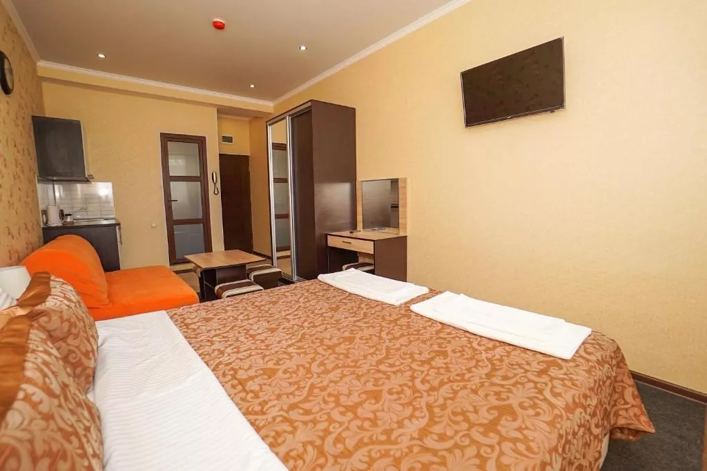 3-х местный номер-студио (с кухней). Апарт-отель «Близнецы». Адлер