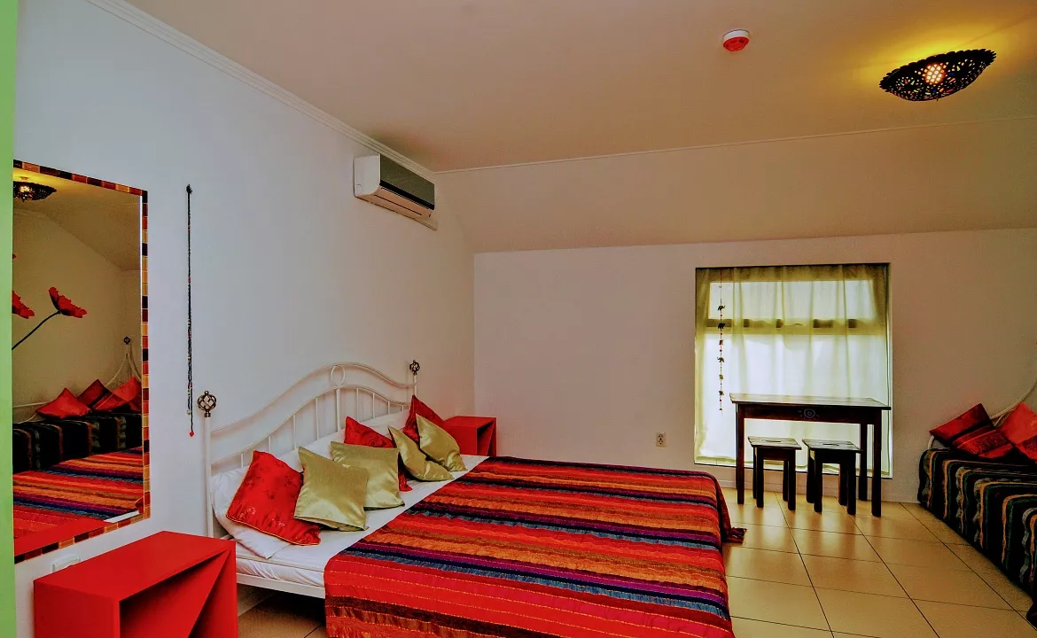 Мансардный номер. Отель "У верблюжьих горбов". Коктебель