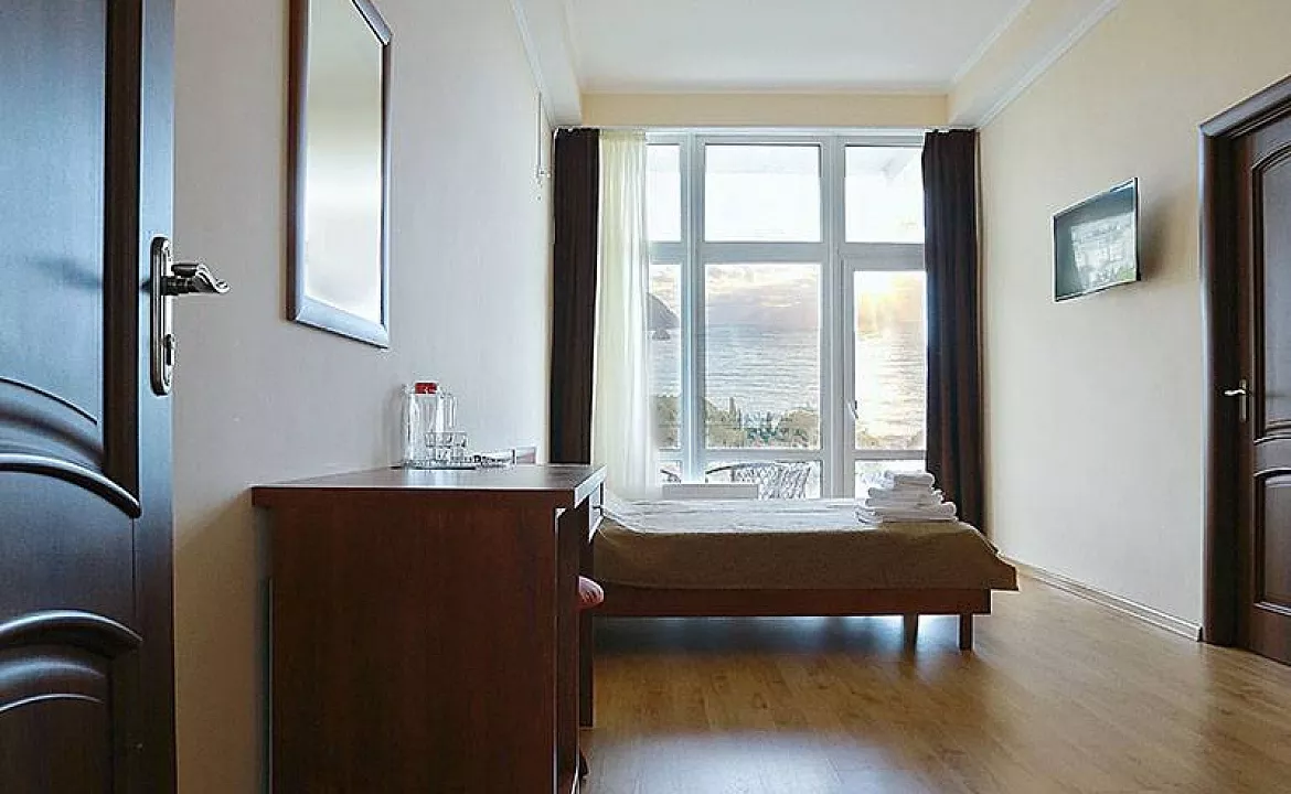 Комфорт плюс, 3 корпус. Гостиничный комплекс «Весёлый Хотэй». Гурзуф