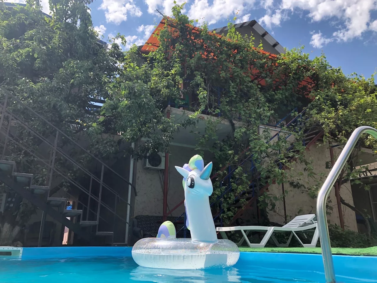 . Гостевой дом на Комарова 17. Витязево