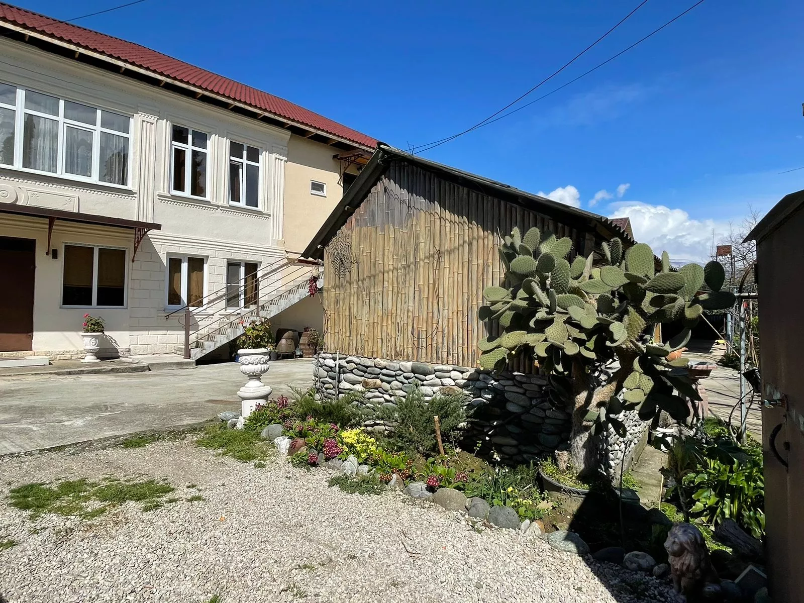 . Гостевой дом ЭЙВА. Пицунда