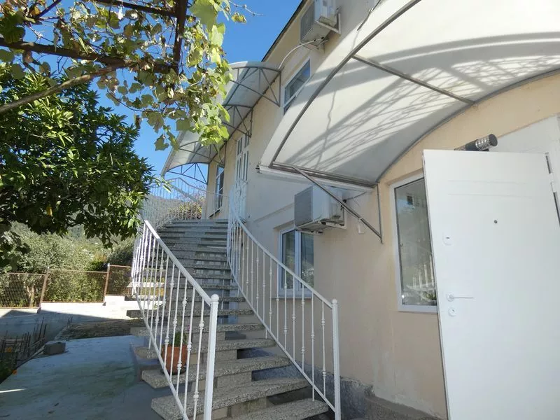 . Частный сектор  Братьев Джинджолия 36 . Новый Афон