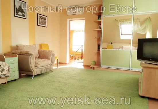 Двухкомнатный номер. Гостевой дом на Кропоткина 39. Ейск